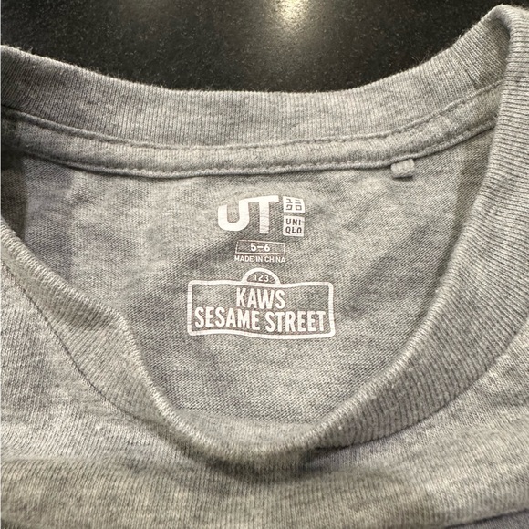 Kids UNIQLO x KAWS x Sesame Street/Peanuts (Snoopy) Lot Sz 5-6 PreOwned - Picture 5 of 11